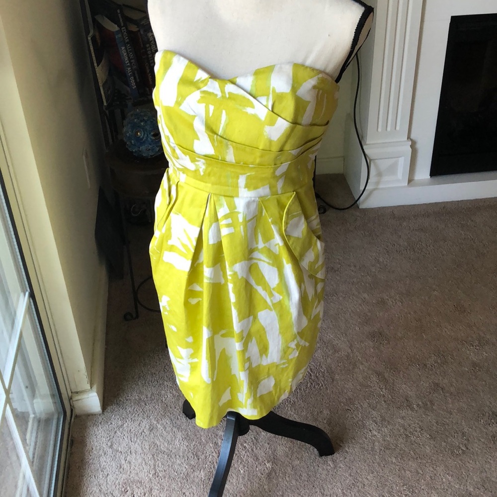 Green strapless dress